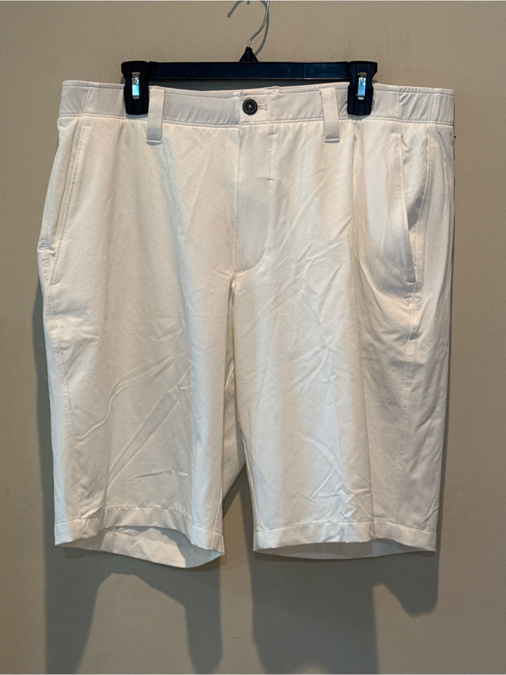 Under Armour Men's Flat Front Performance Shorts - White